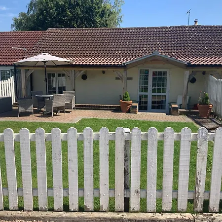 Woodpecker Cottage At Frog Trotters Cottages Hartpury Exterior photo