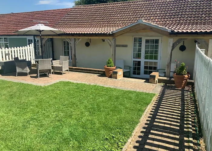 Woodpecker Cottage At Frog Trotters Cottages